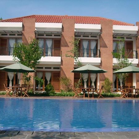 Villa Bukit Pinus Bogor Exteriör bild