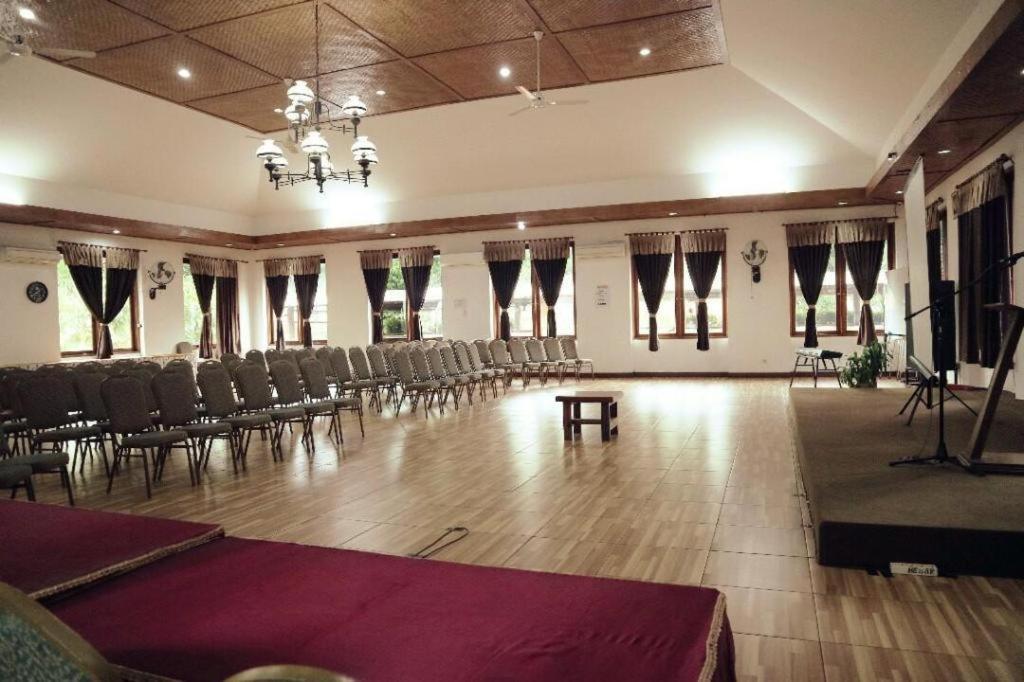 Villa Bukit Pinus Bogor Exteriör bild